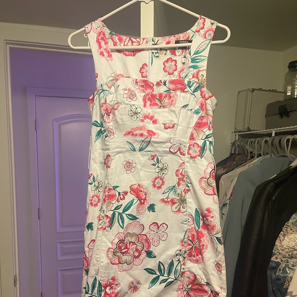 XOXO fitted dress - Picture 2 of 3